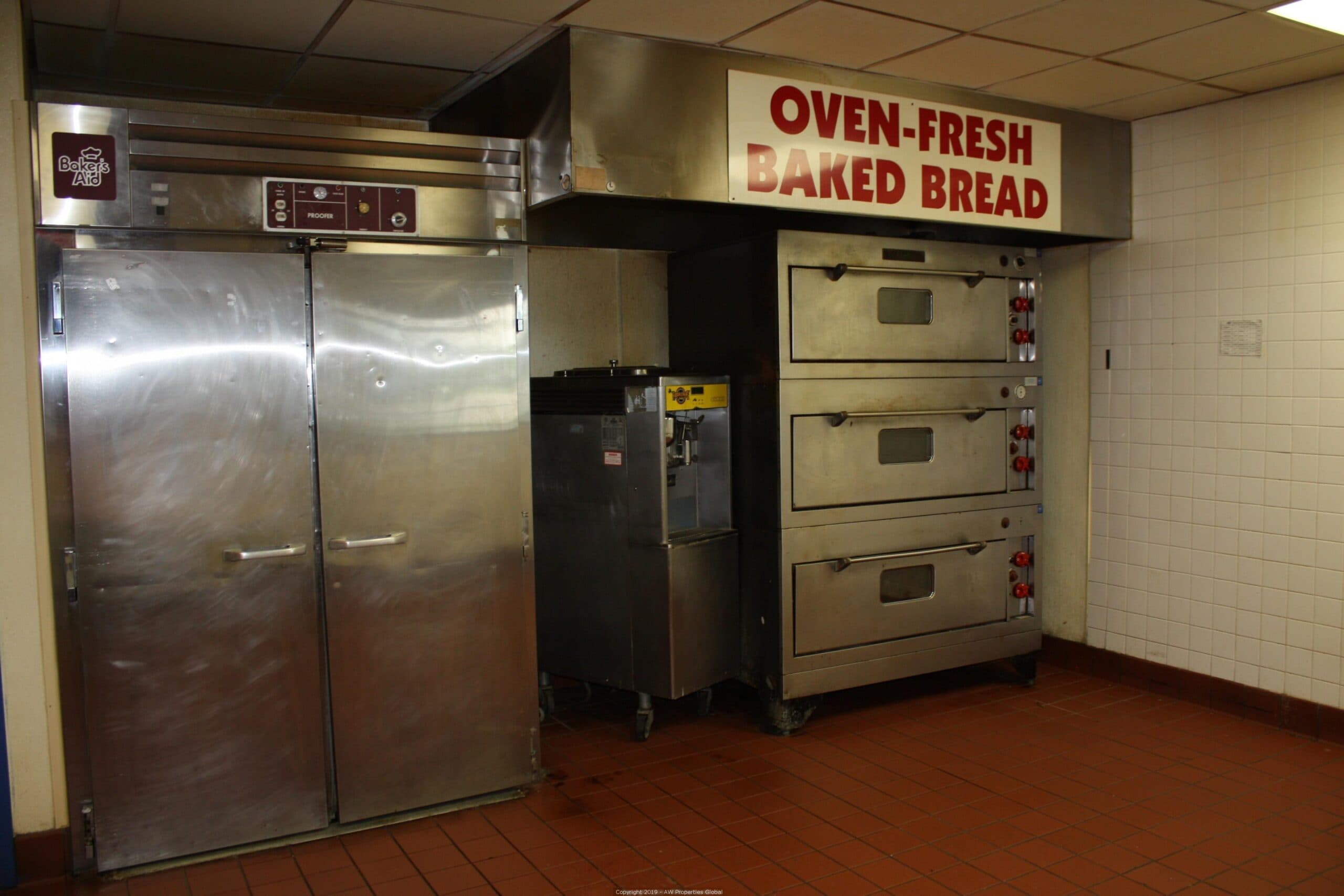 Former Fuddruckers Restaurant, photo 14