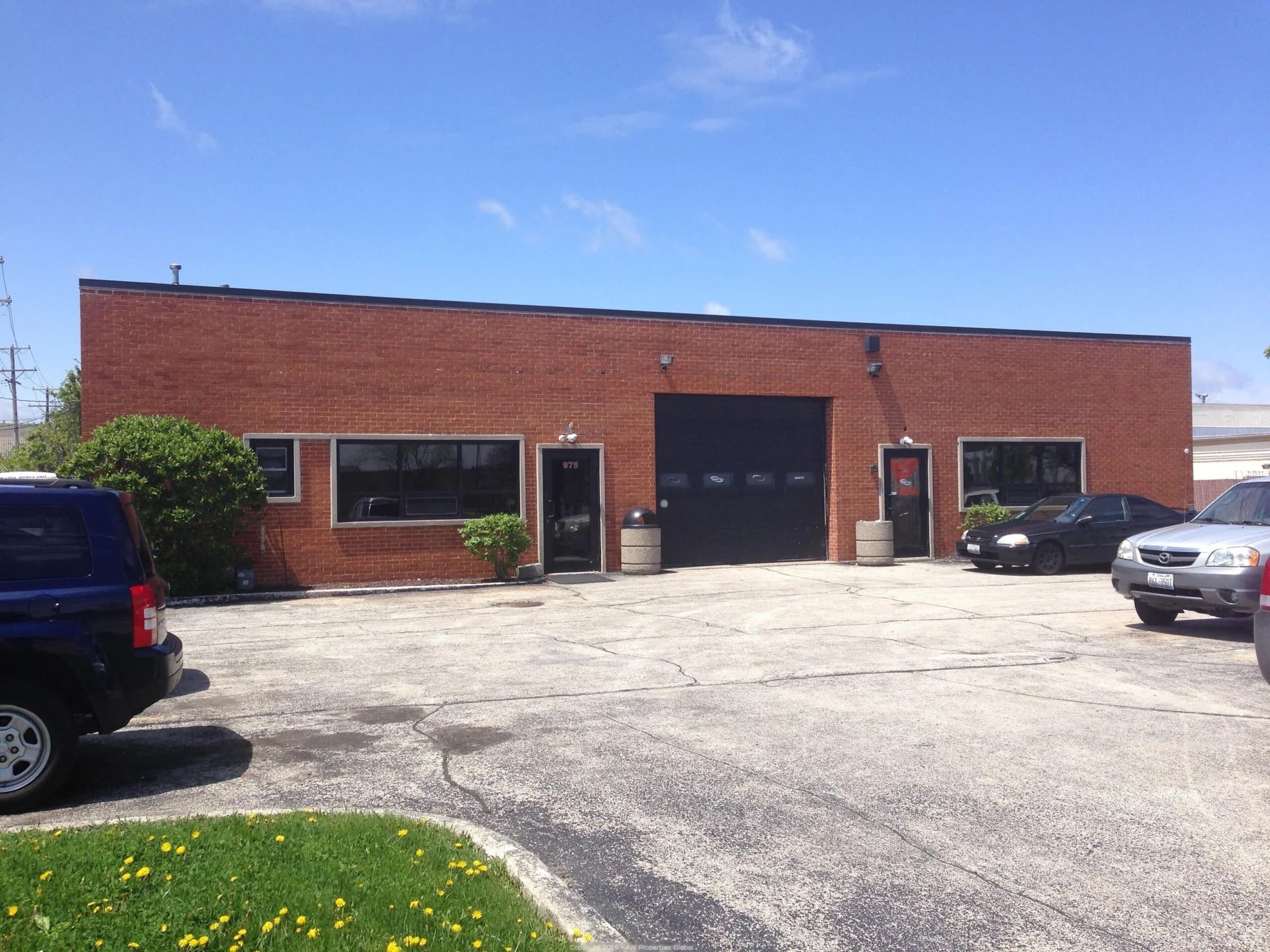 Industrial Flex Building: 975 Rohlwing Road, Rolling Meadows, photo 1