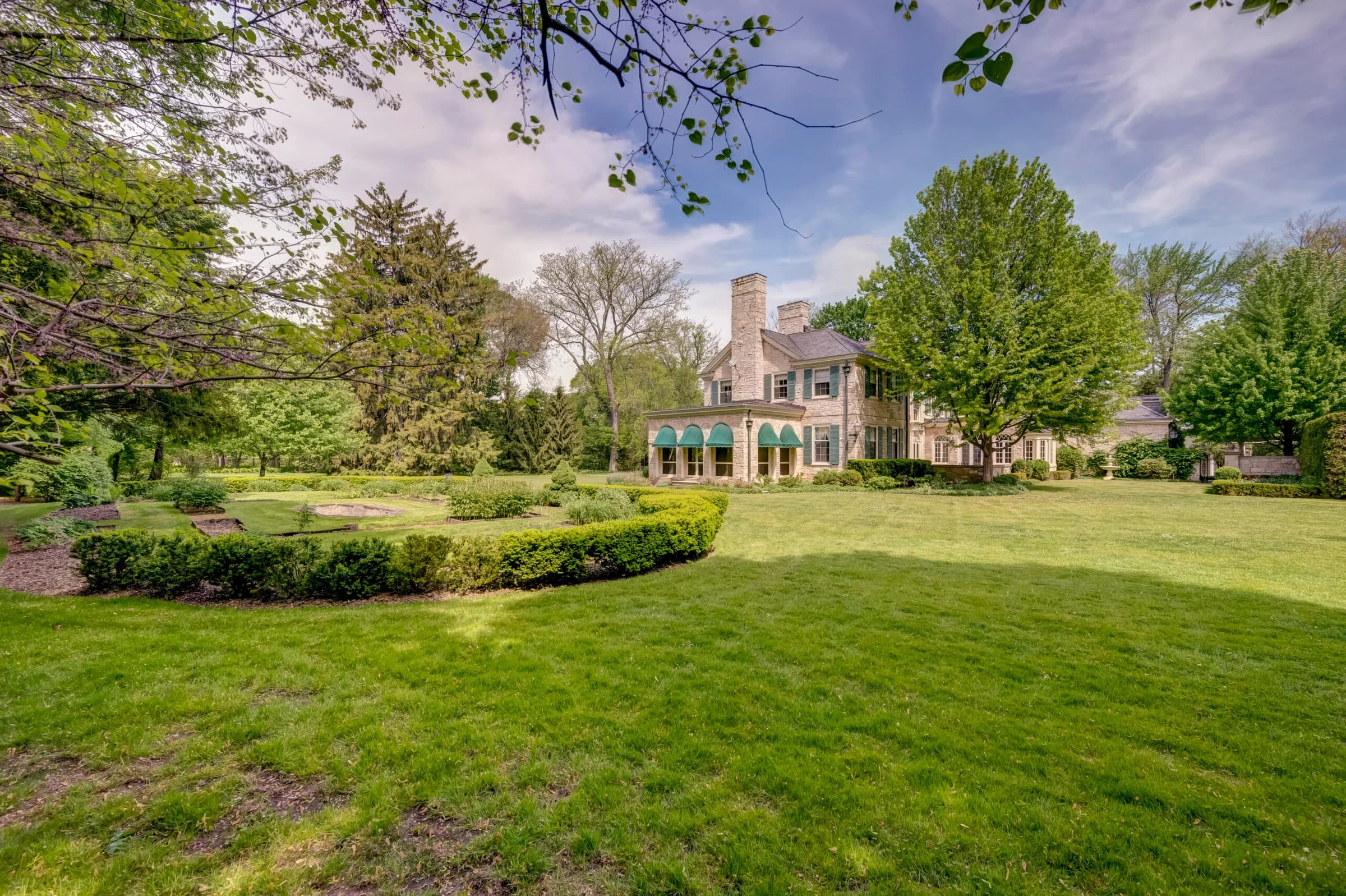 Woodley Road Estate in Winnetka, photo 46