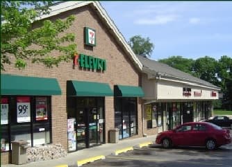 Cary Oaks Plaza in Cary, IL, photo 1