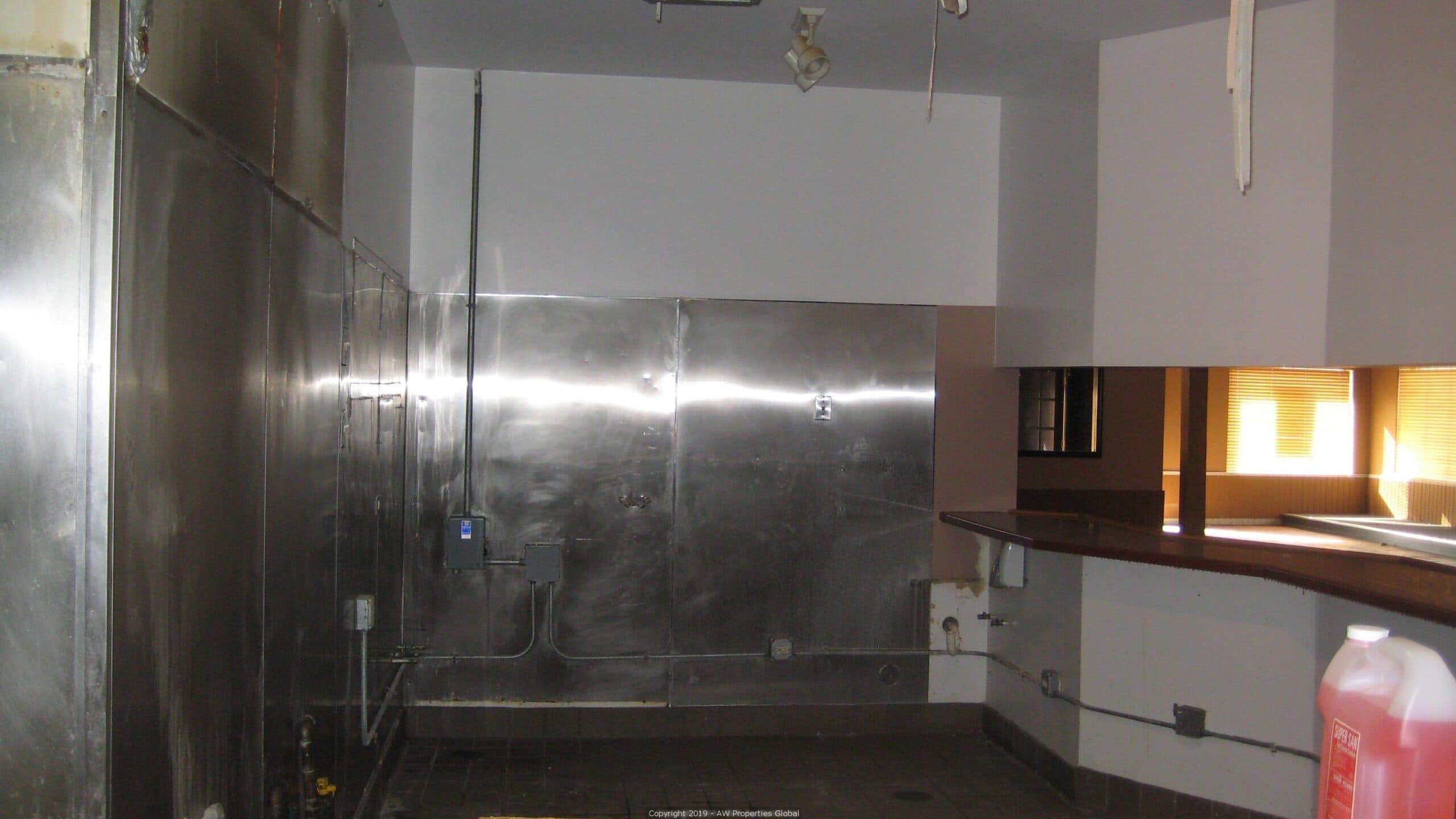 Bank-Owned Retail Development: 320-330 West North Street, Manhattan, photo 8