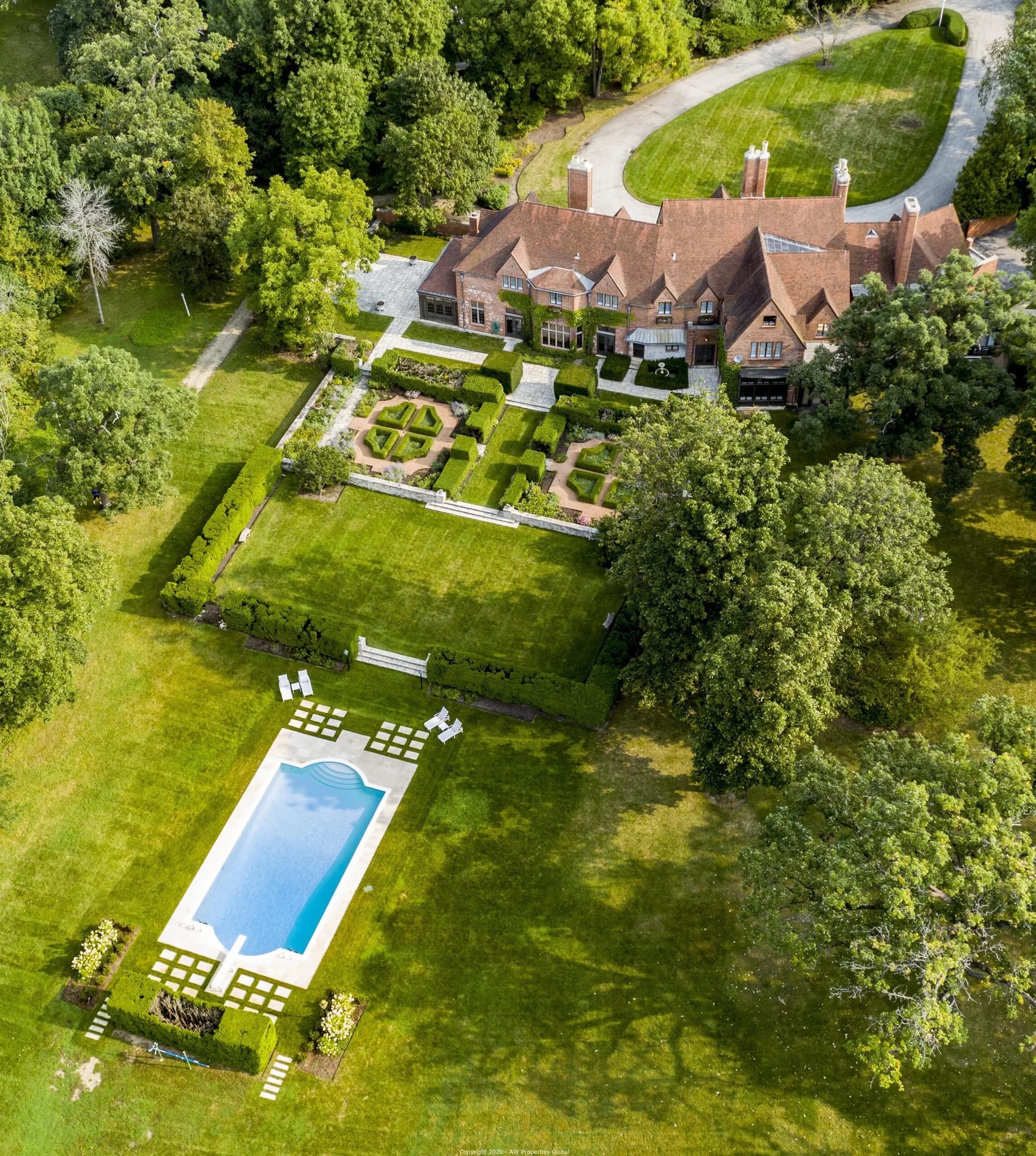 Nearly Six Acre Lake Forest Estate, photo 9
