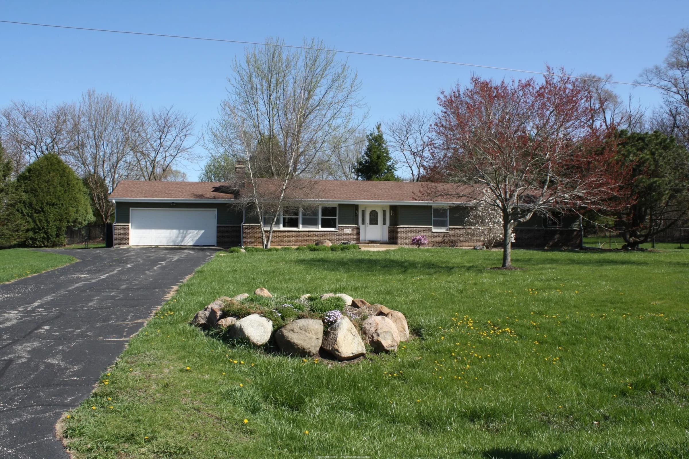 Single Family Home in Harvard, IL, photo 1