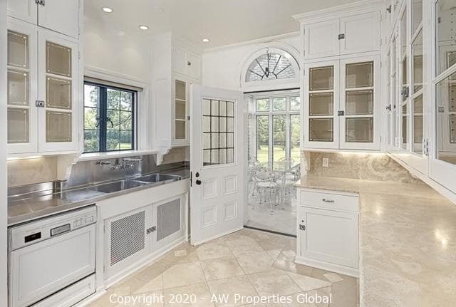 Nearly Six Acre Lake Forest Estate, photo 27