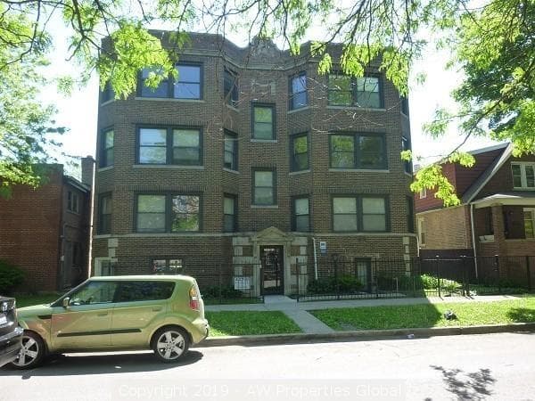 Bank-Owned Multi-Family: 7941 South Ingleside, Chicago, photo 1