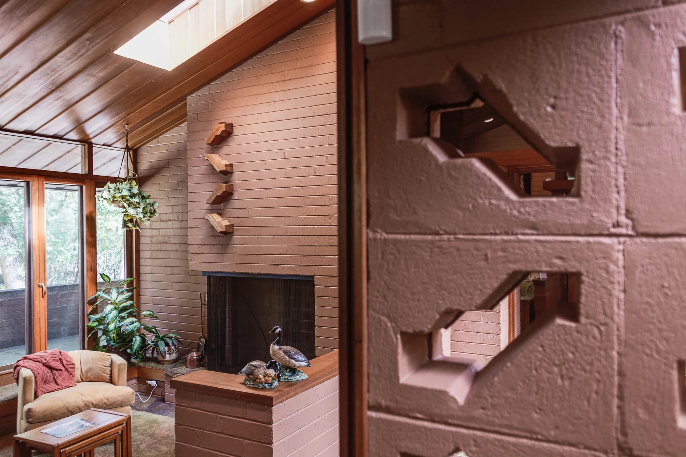 Frank Lloyd Wright Home on 3 Acres, photo 18
