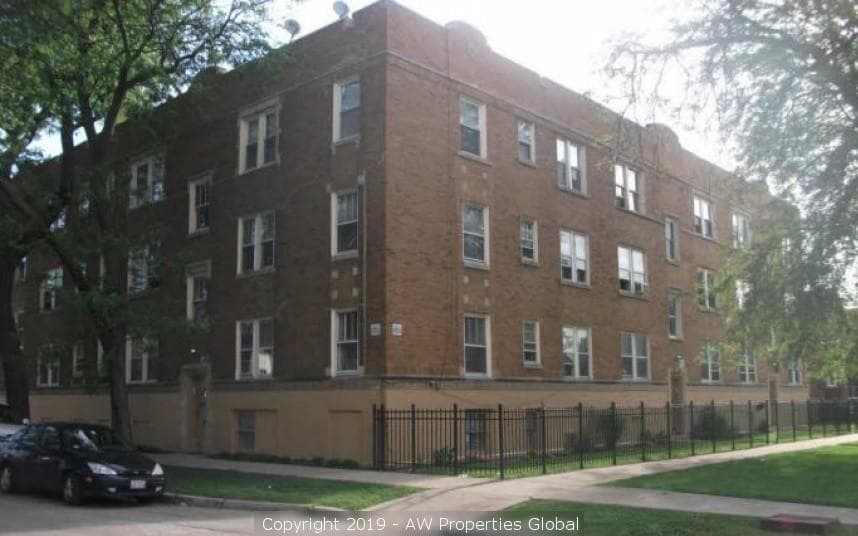 Bank-Owned 24 Unit Multi-Family Building: 4658-62 West Maypole, Chicago, photo 1