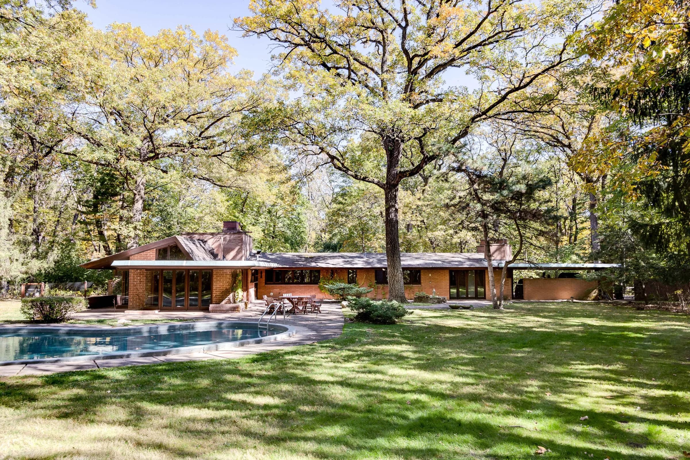 Frank Lloyd Wright Home on 3 Acres, photo 1