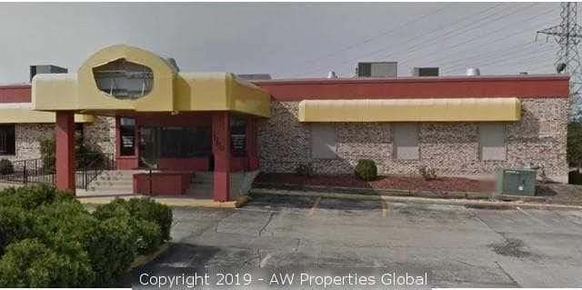 Former Fuddruckers Restaurant, photo 1