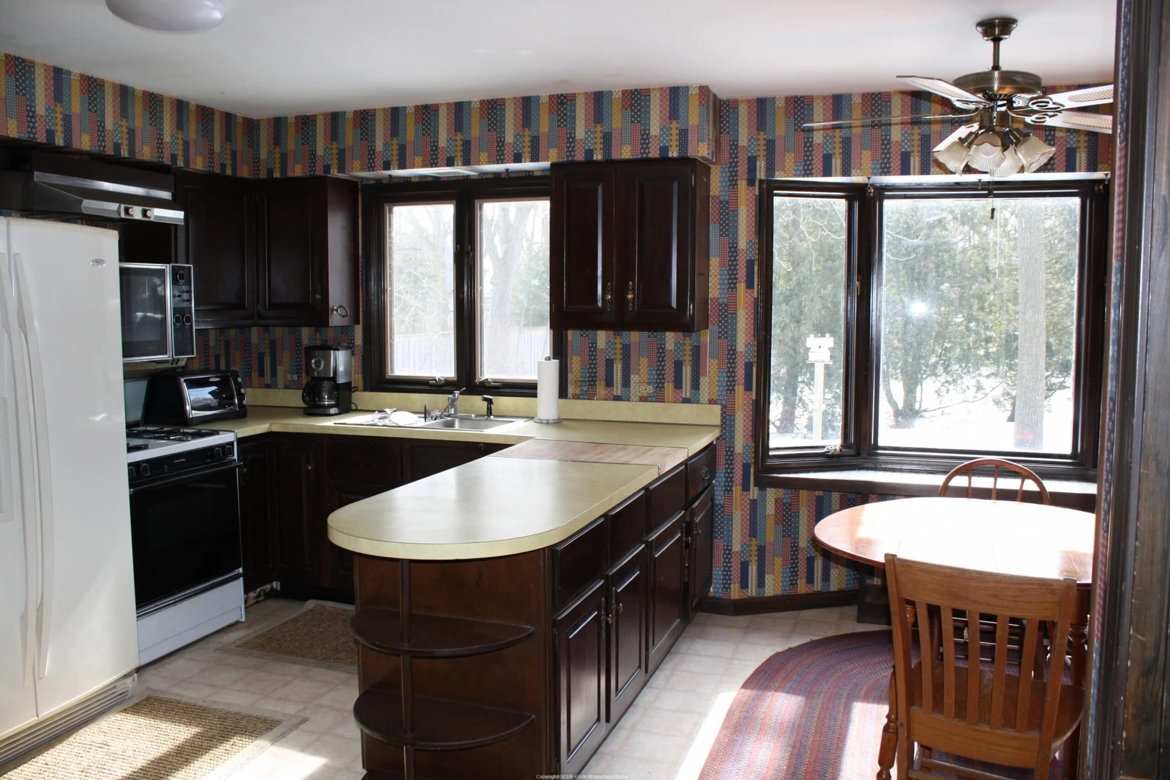 Northbrook Single Family on Nearly 1 Acre (District 225), photo 10