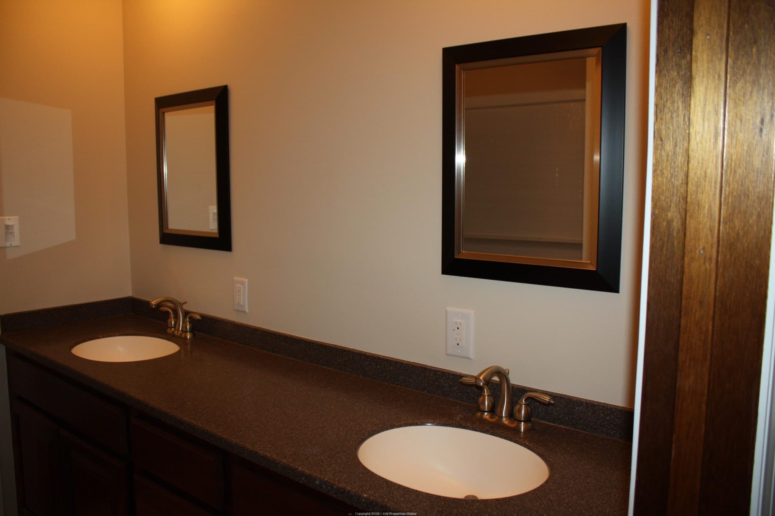 Single Family Home in Harvard, IL, photo 7