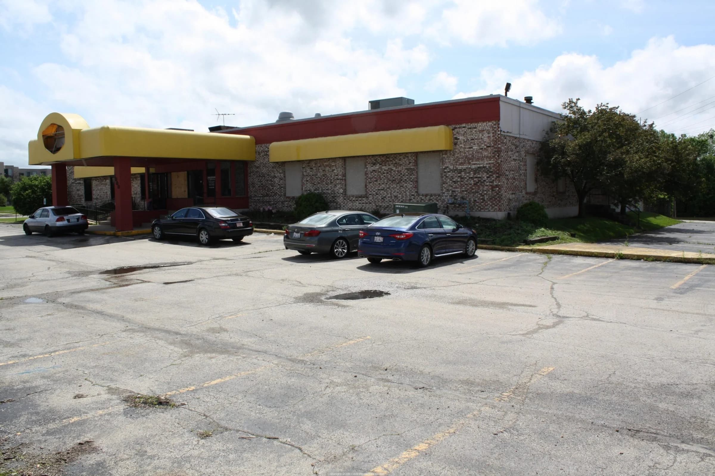Former Fuddruckers Restaurant, photo 3