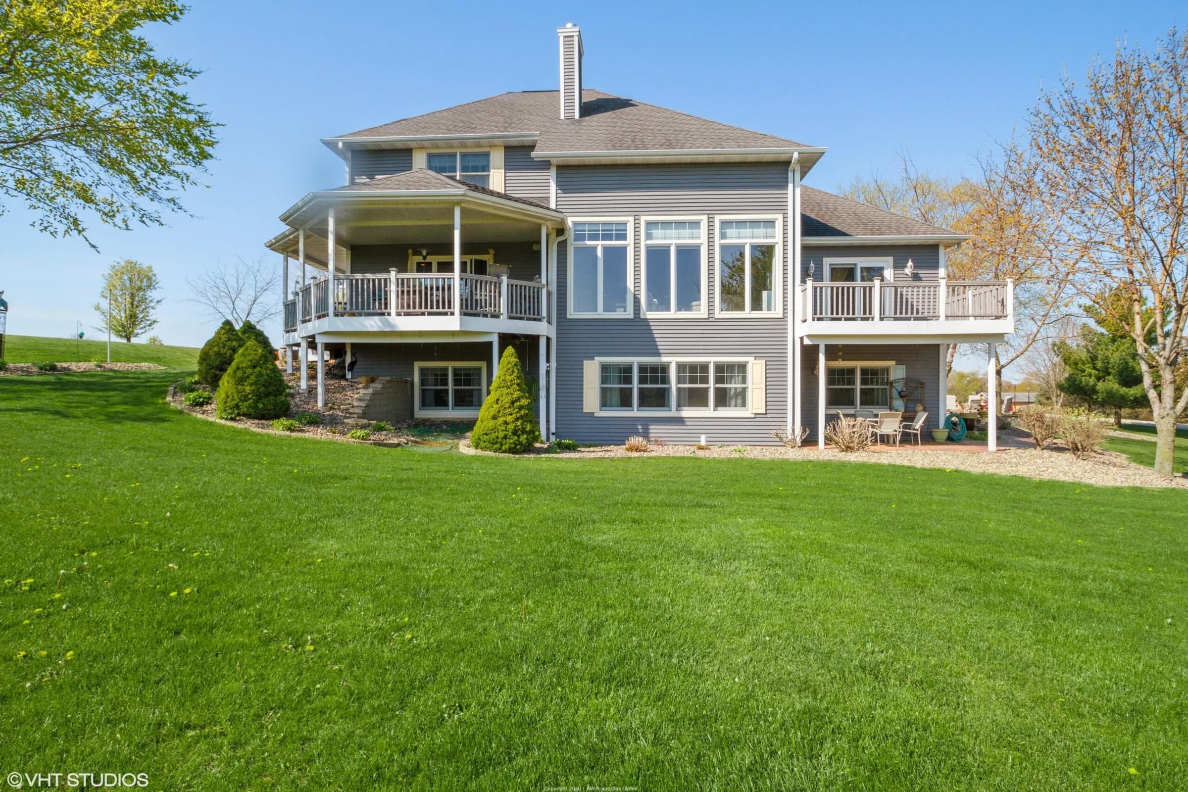 Luxurious Home with Stunning Views of the Apple Canyon Lake Golf Course and Rare, Transferable Dock Slip, photo 3