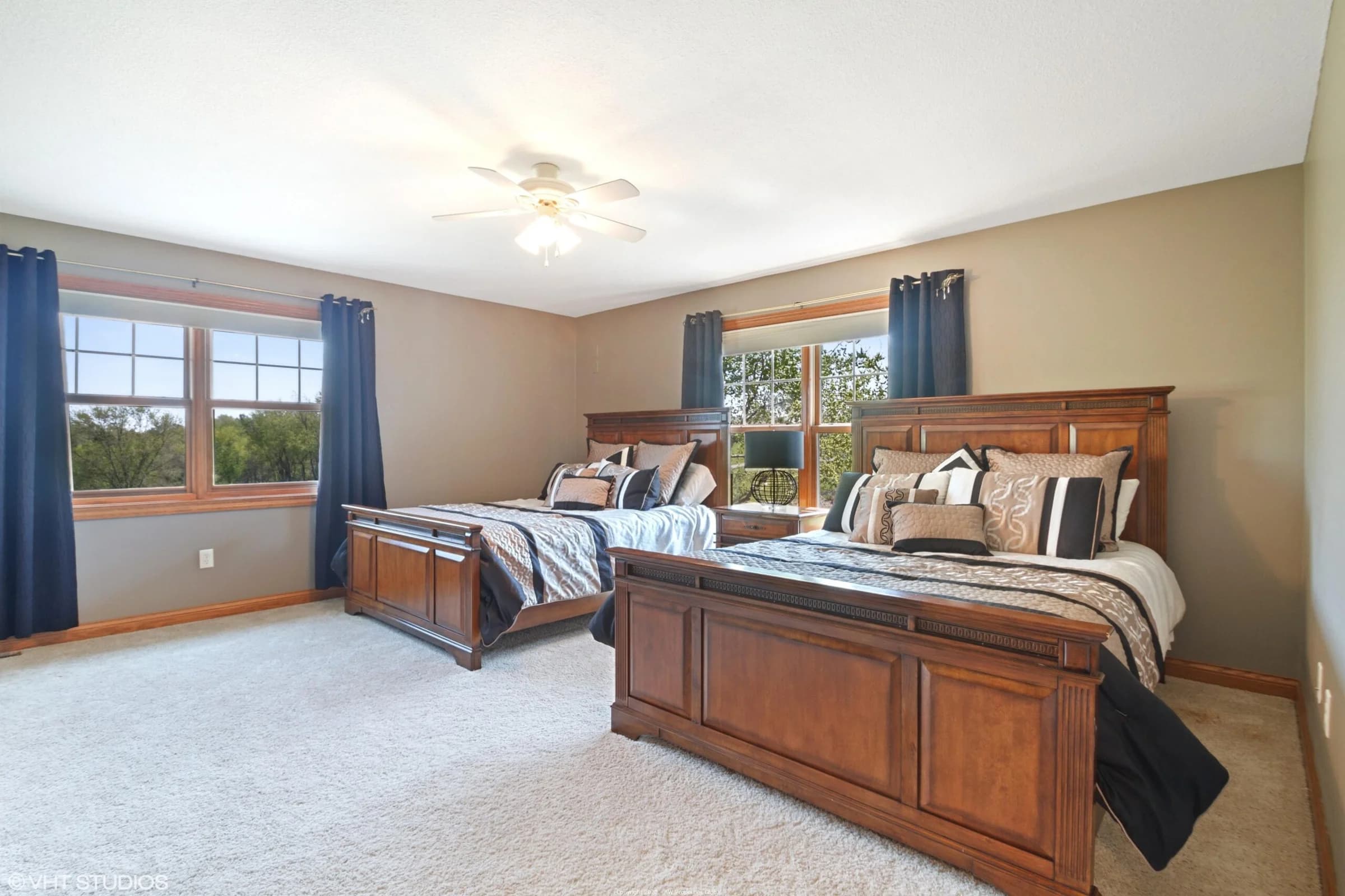 Luxurious Home with Stunning Views of the Apple Canyon Lake Golf Course and Rare, Transferable Dock Slip, photo 18