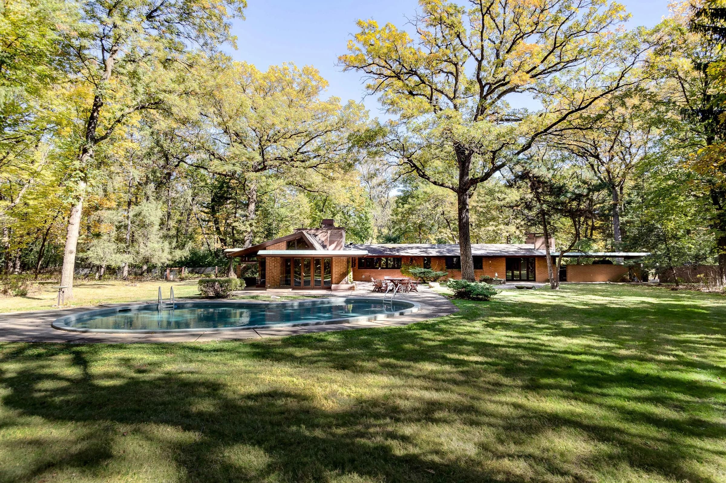 Frank Lloyd Wright Home on 3 Acres, photo 2