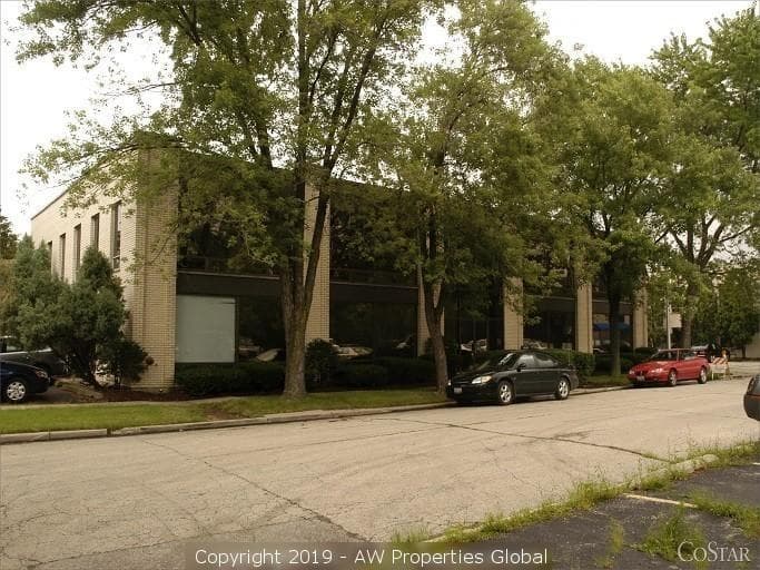 Free-Standing Office Building with Dock in Westchester, IL, photo 1