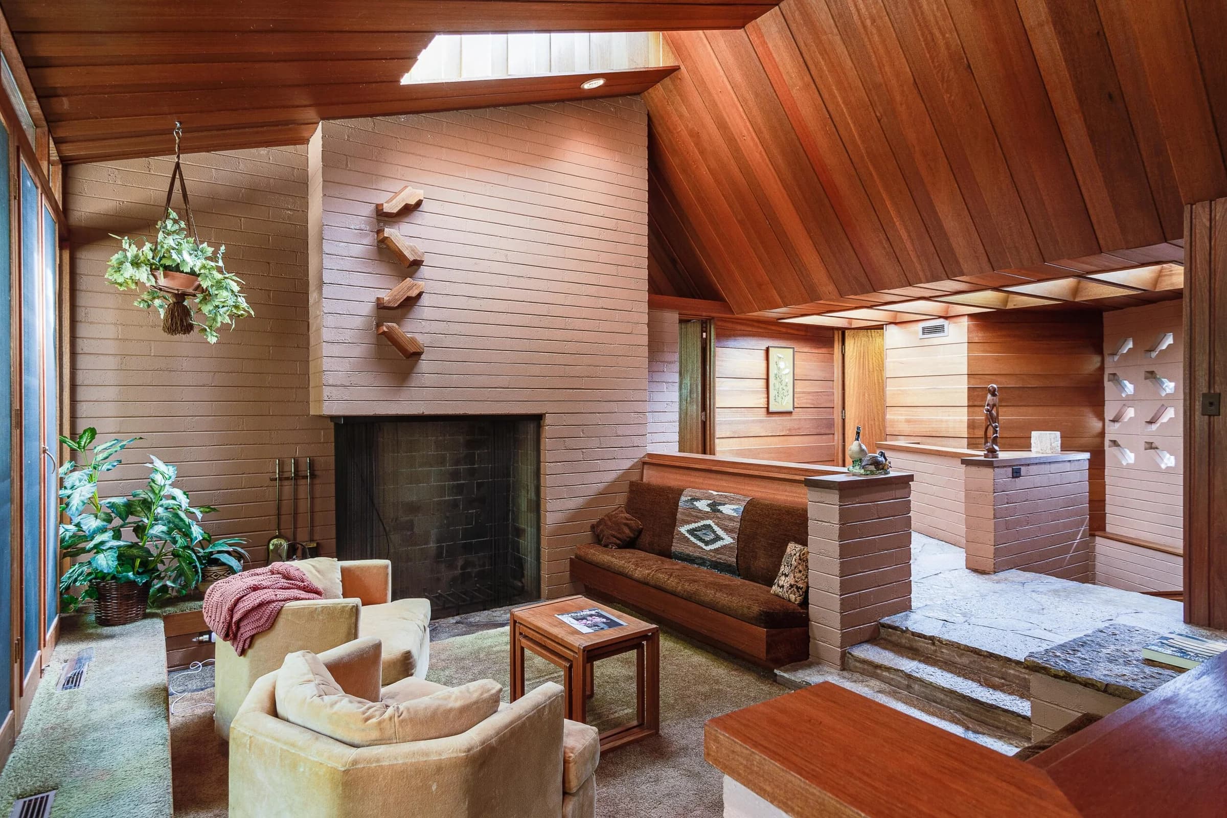 Frank Lloyd Wright Home on 3 Acres, photo 6