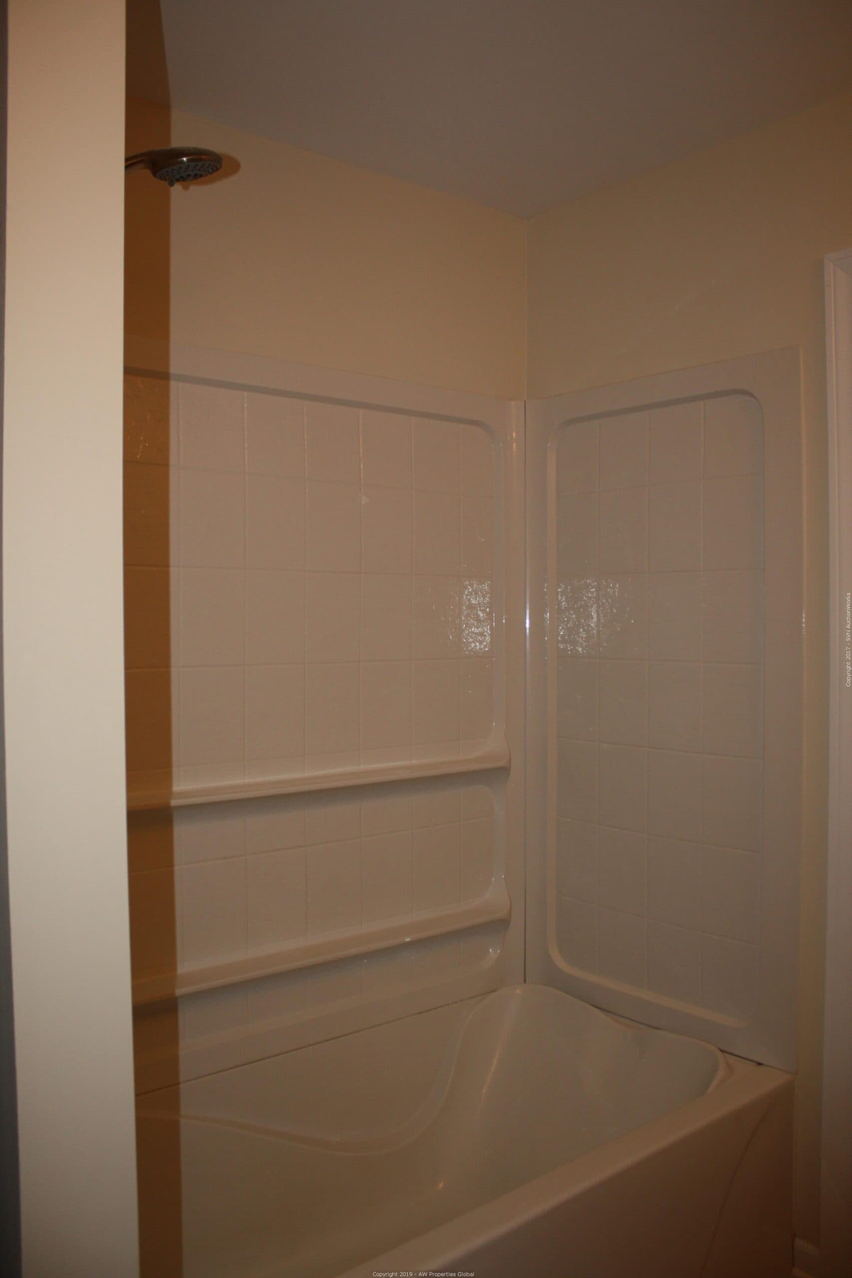 Single Family Home in Harvard, IL, photo 9