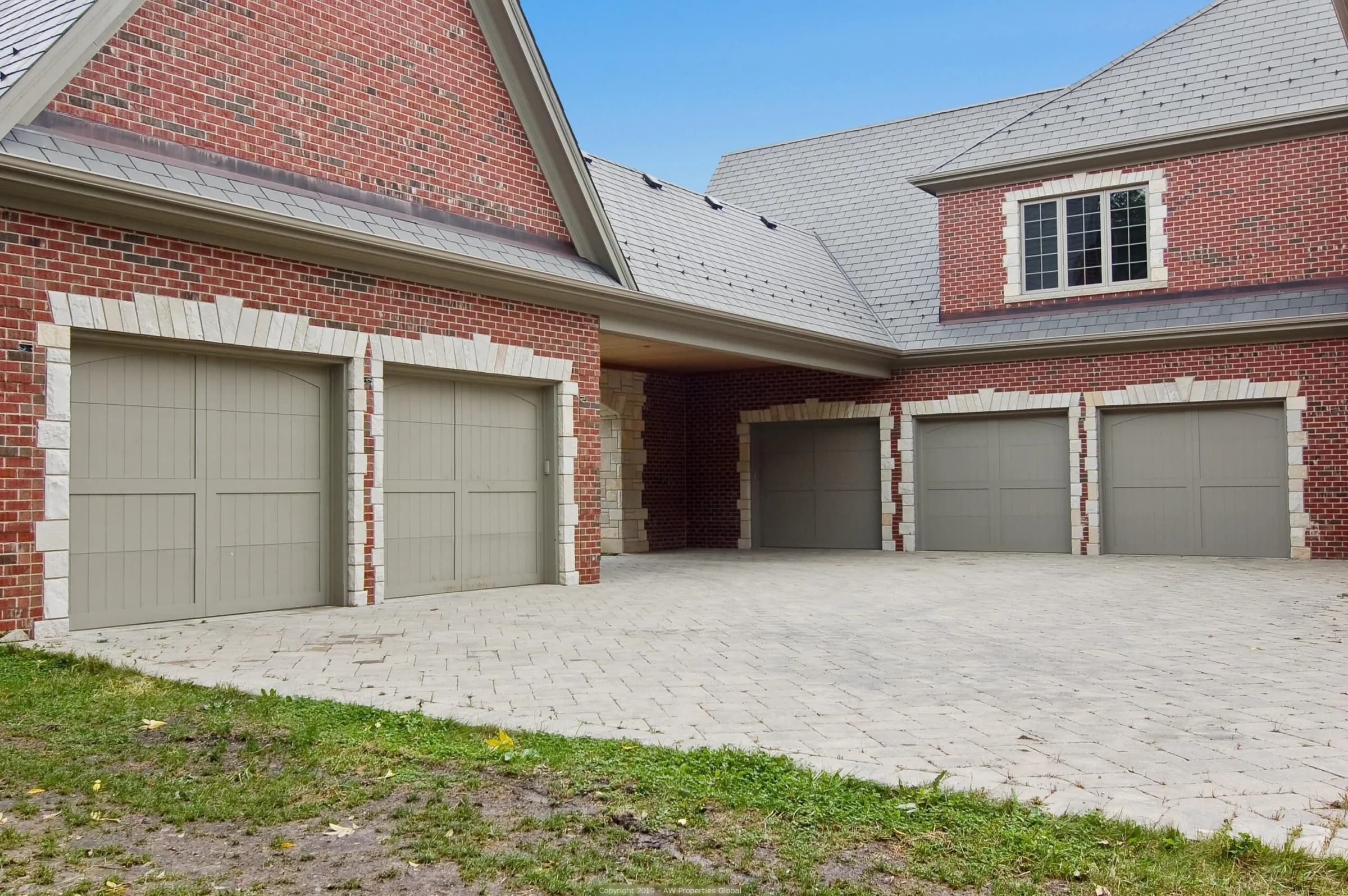 Magnificent Single Family Home Estate: 544 Ridgemoor Drive, Willowbrook, photo 4