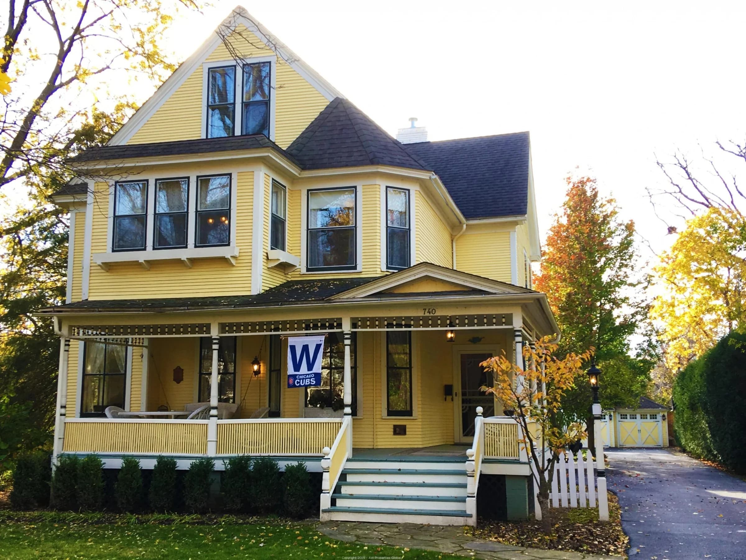Completely Renovated Glencoe Victorian with In-Ground Heated Pool, photo 1