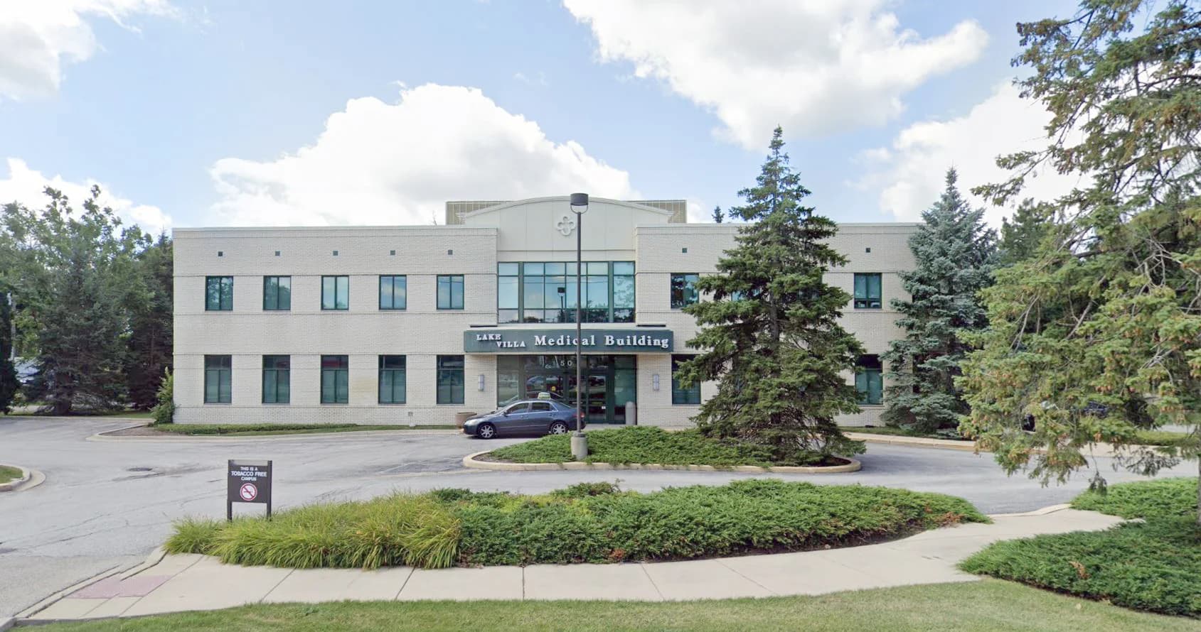 Lake Villa Medical Office Building, photo 2