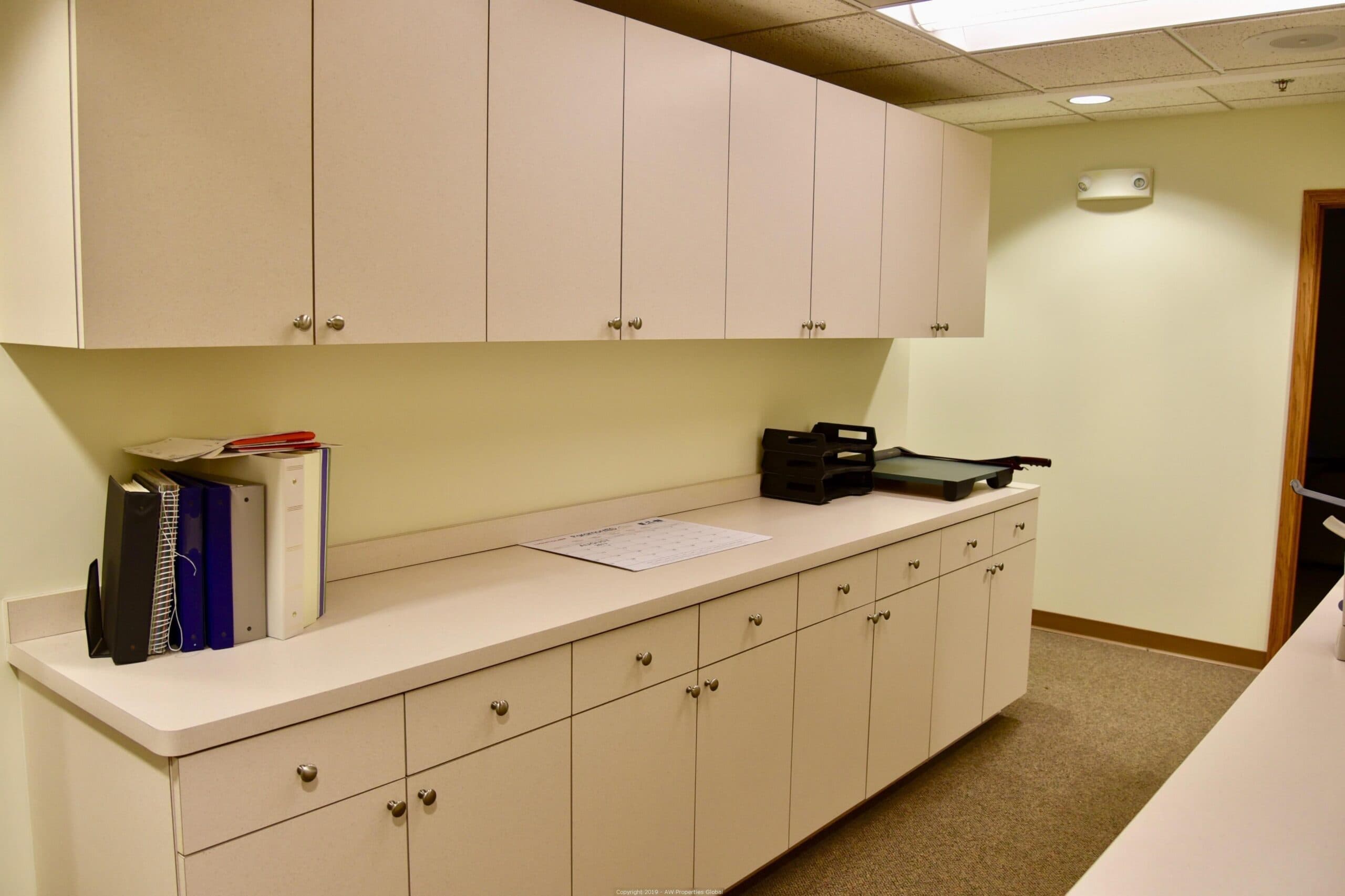 Court Ordered Auction: Two Office Condominiums Plus Warehouse in Mount Prospect, photo 38