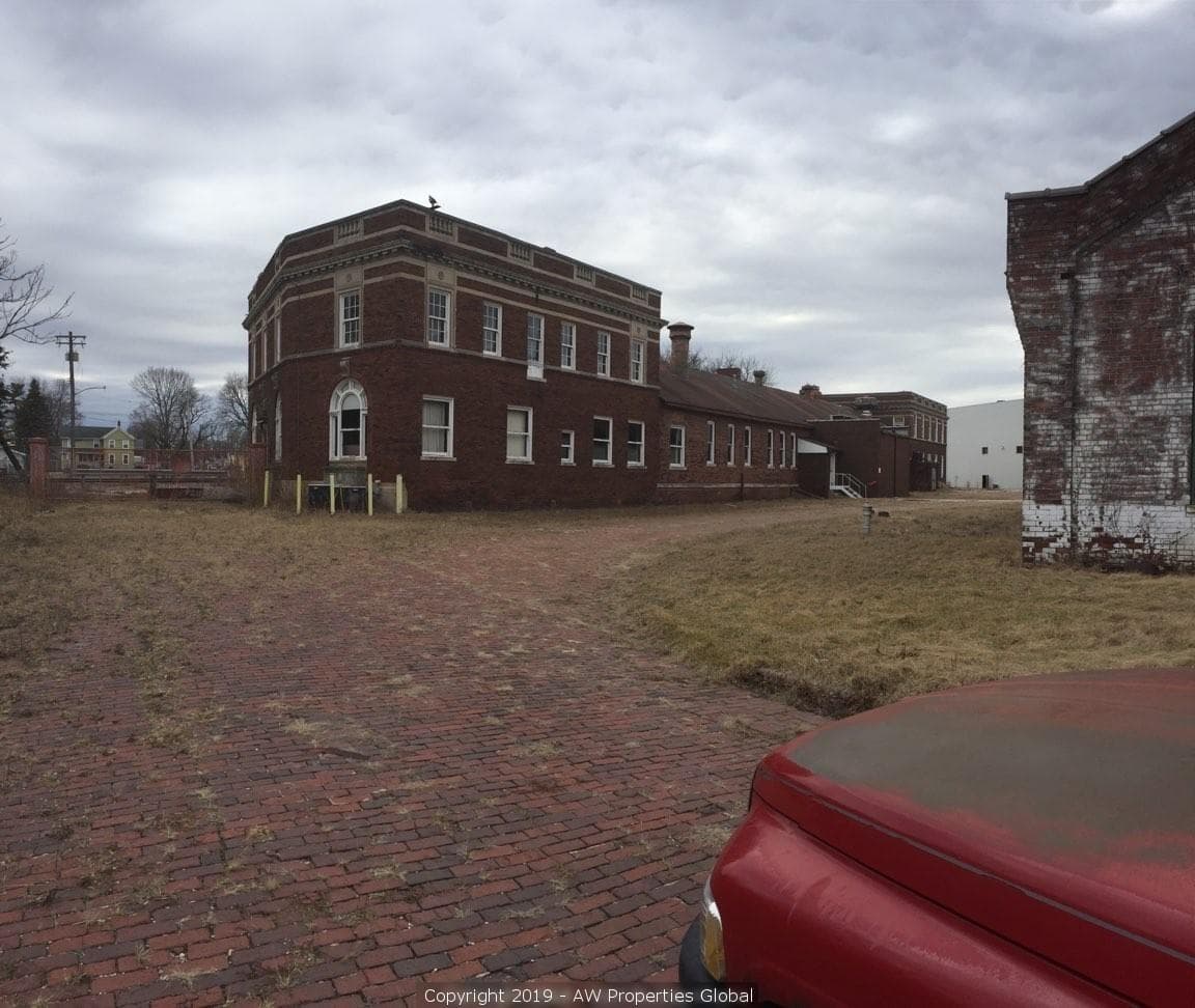 Industrial Building in Kewanee, photo 2