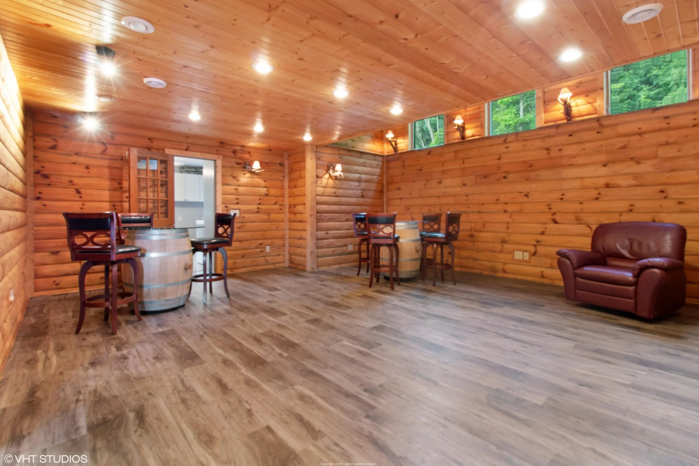 Approximately 2,986 SF Farmhouse in Galena, IL, photo 8