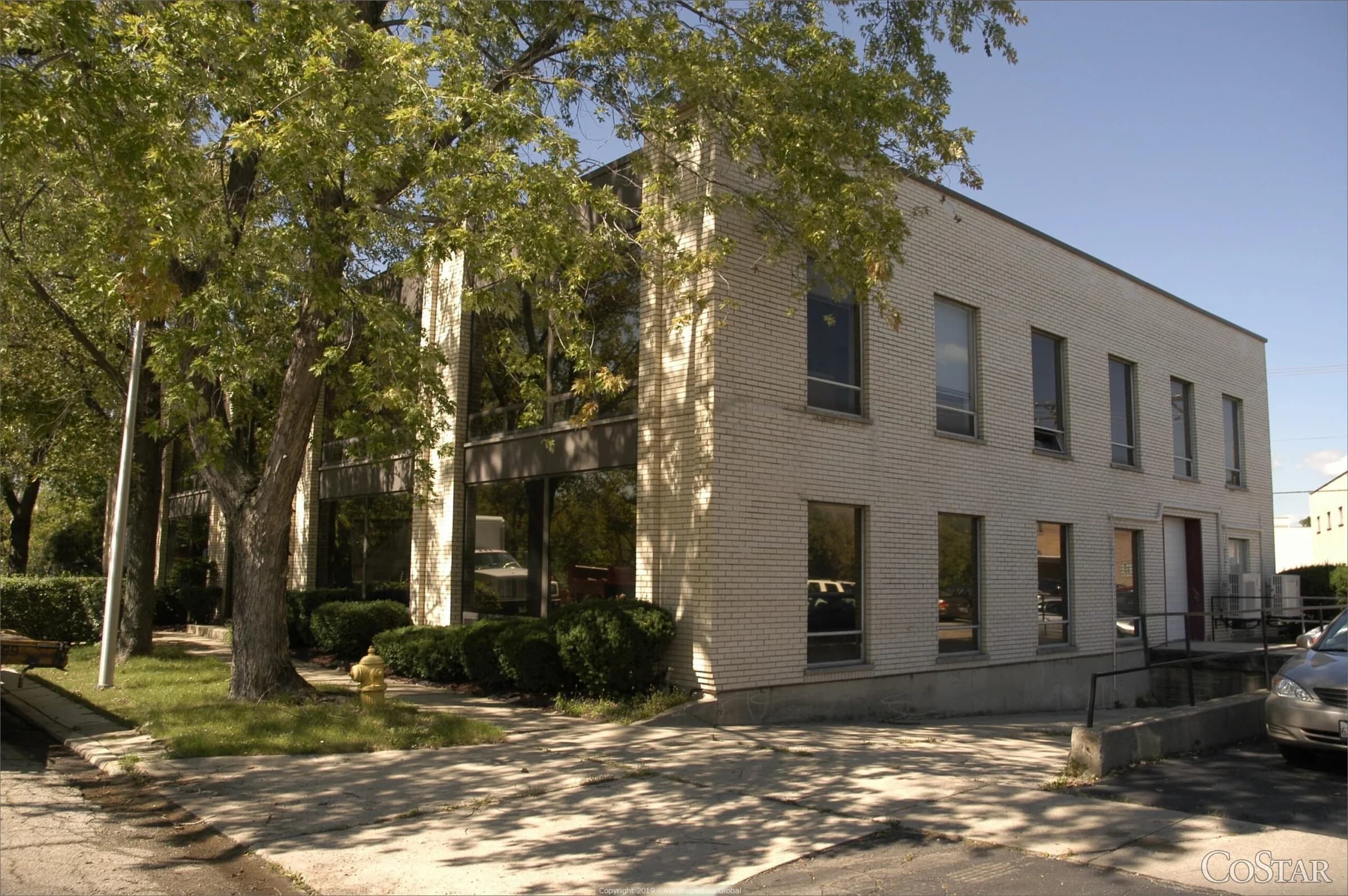 Free-Standing Office Building with Dock in Westchester, IL, photo 3