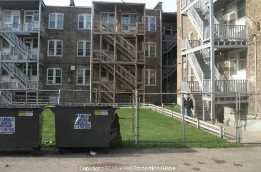 Bank-Owned 24 Unit Multi-Family Building: 4658-62 West Maypole, Chicago, photo 4