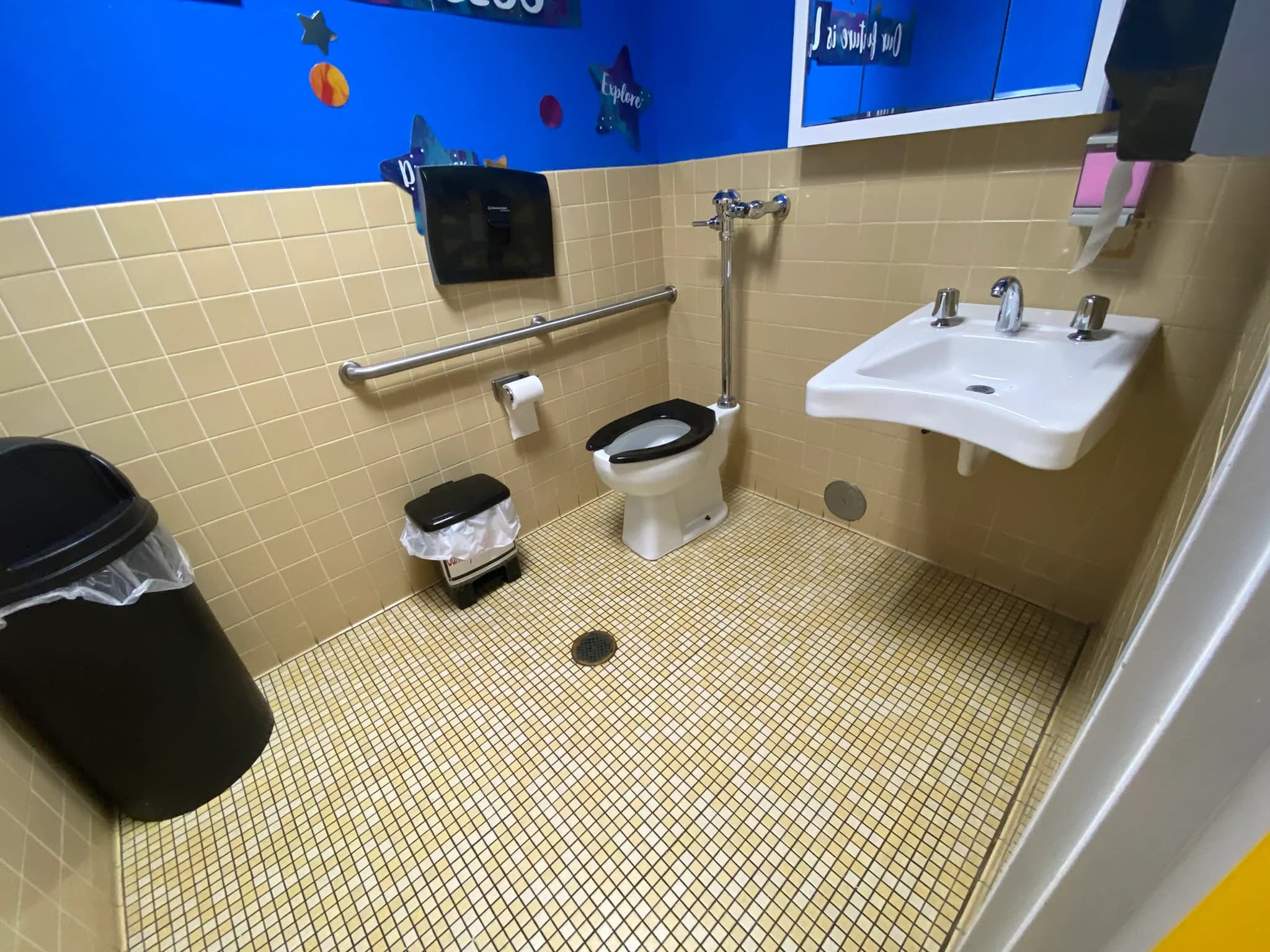 Daycare Building in Country Club Hills, IL, photo 16