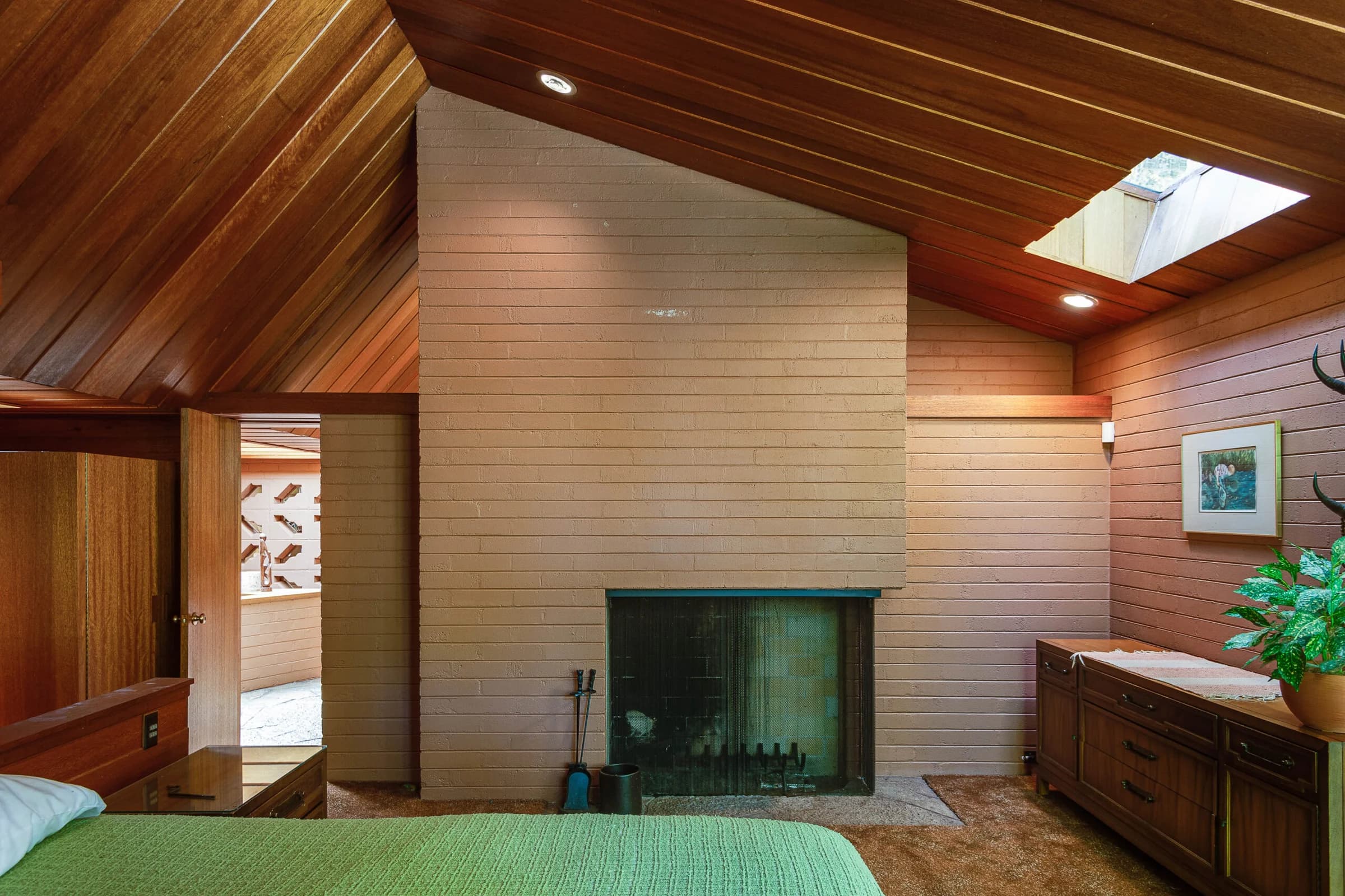 Frank Lloyd Wright Home on 3 Acres, photo 33