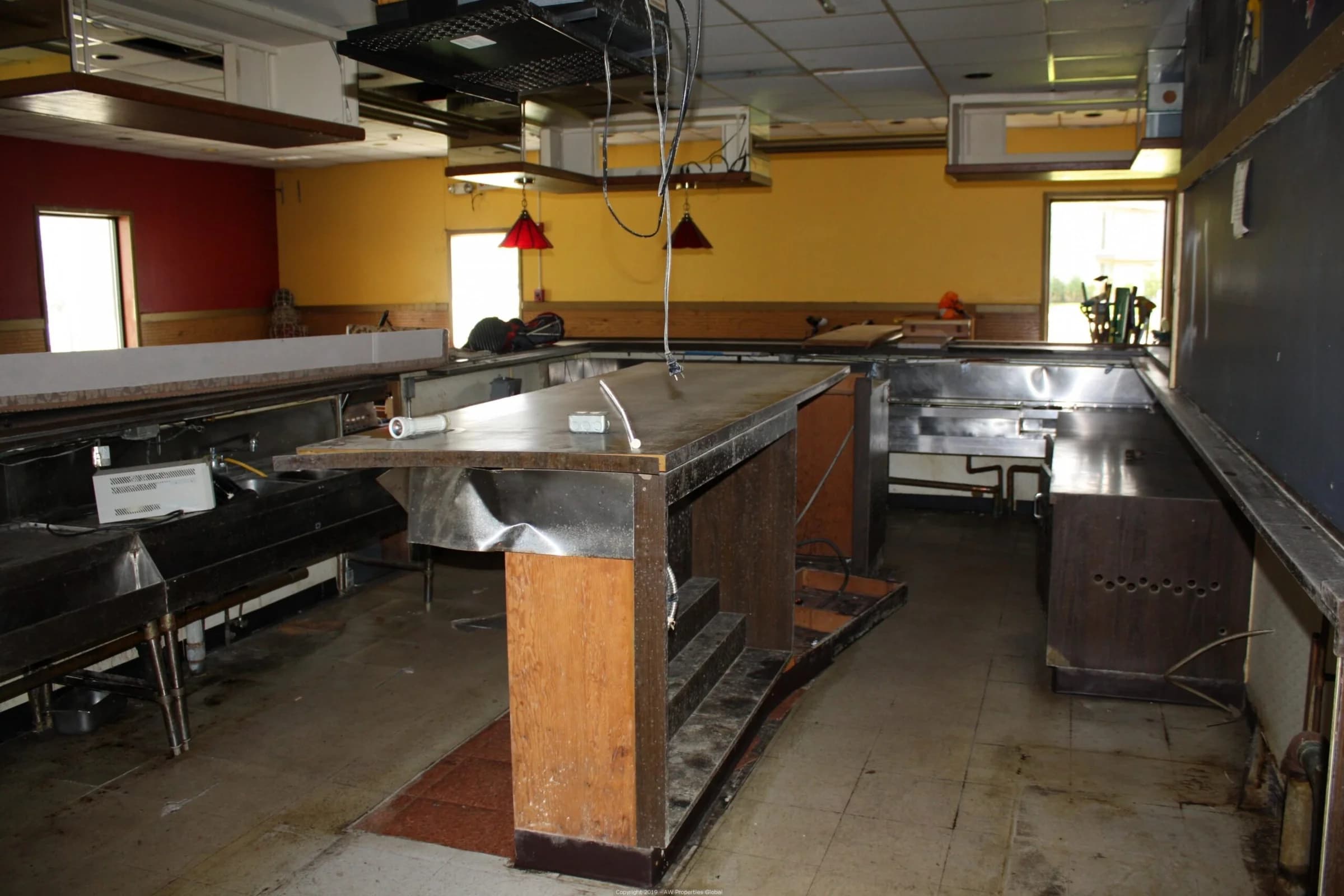 Former Fuddruckers Restaurant, photo 9