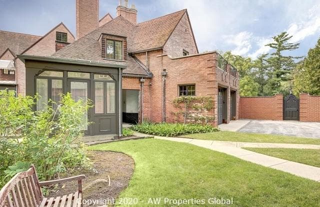 Nearly Six Acre Lake Forest Estate, photo 69