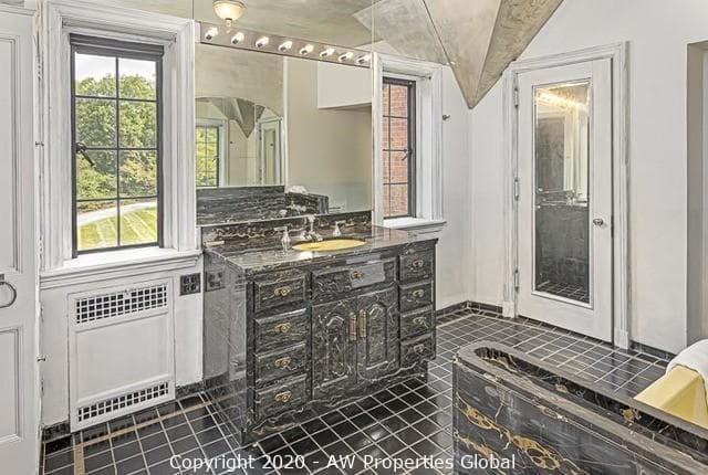 Nearly Six Acre Lake Forest Estate, photo 44