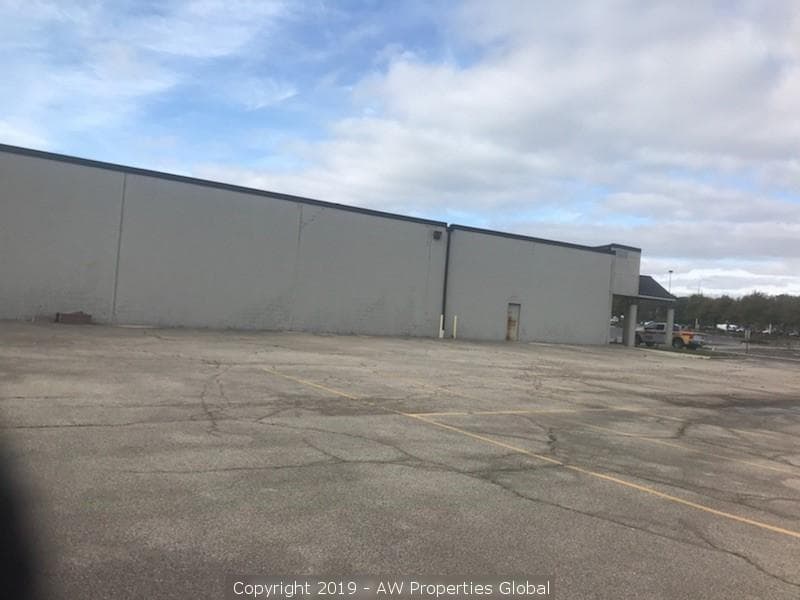 Elgin Industrial/Office/Flex Opportunity; Vacant Former Sherman Health Resource Center with Flexible Zoning, photo 24