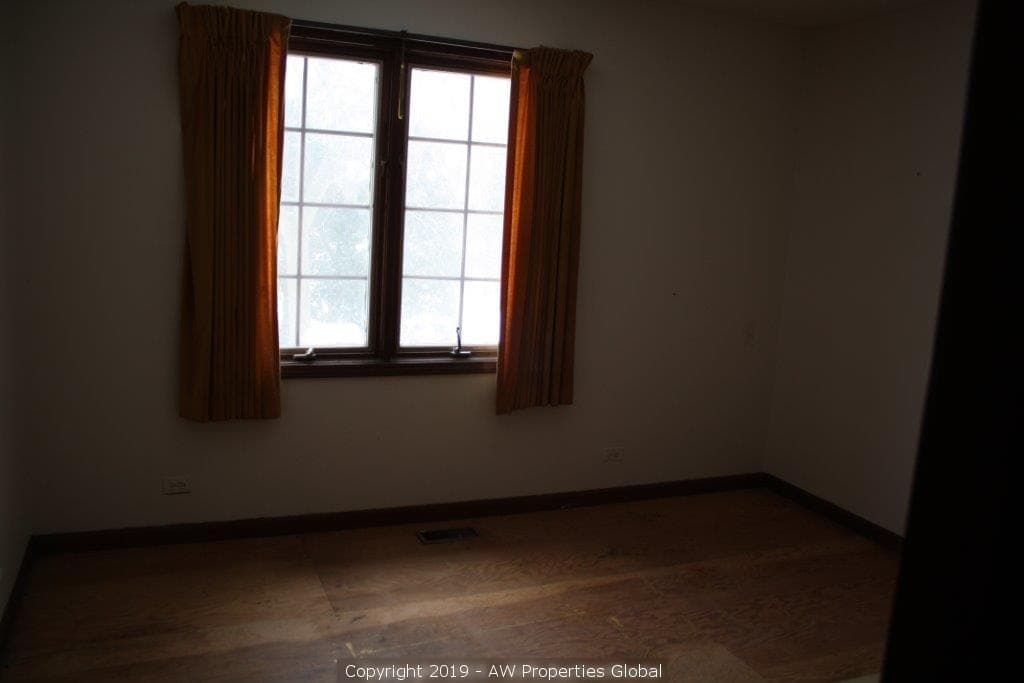 Northbrook Single Family on Nearly 1 Acre (District 225), photo 14