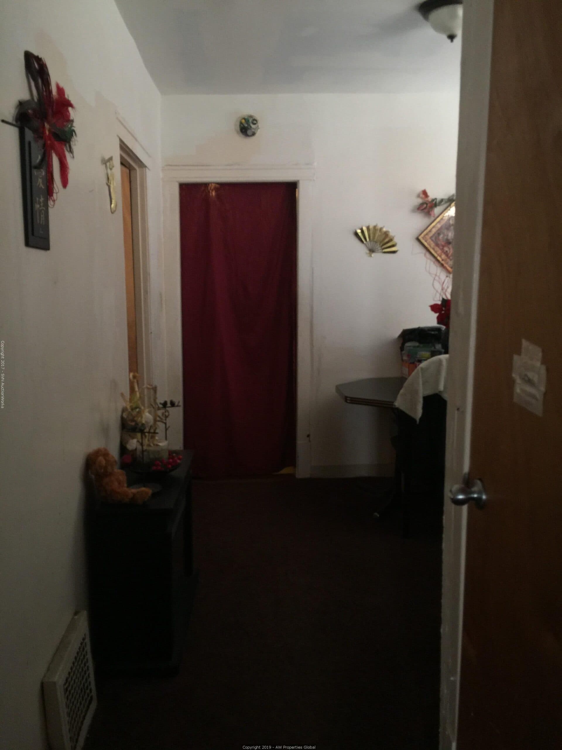Single Family Home on Pierce Avenue in Chicago, photo 2