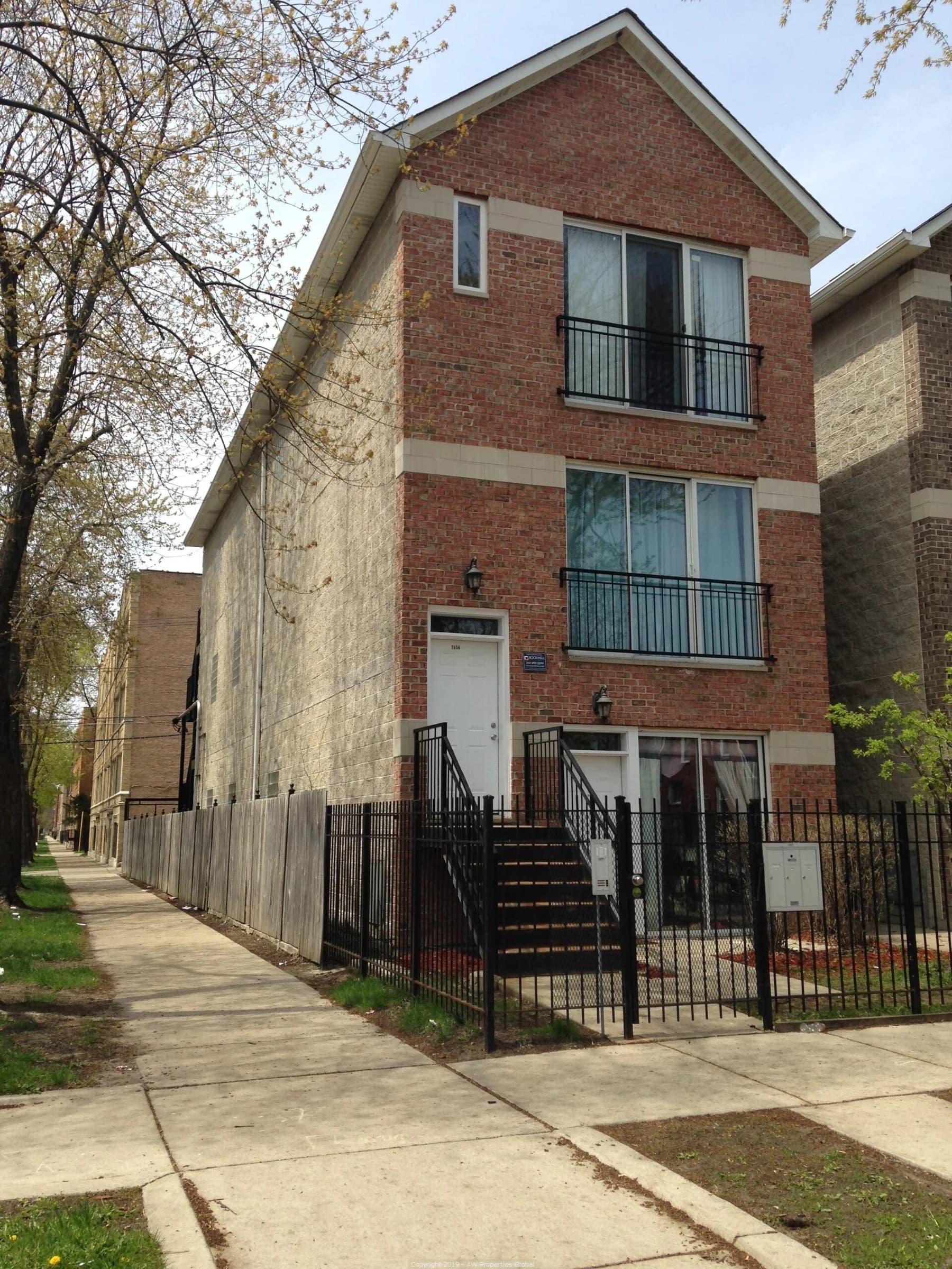 Triplex: 7656 South Colfax Avenue, Chicago, photo 2
